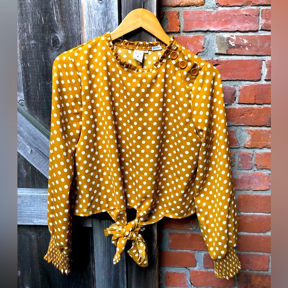 Women’s Vintage Inspired Blouse ✨ - Picture 2 of 9